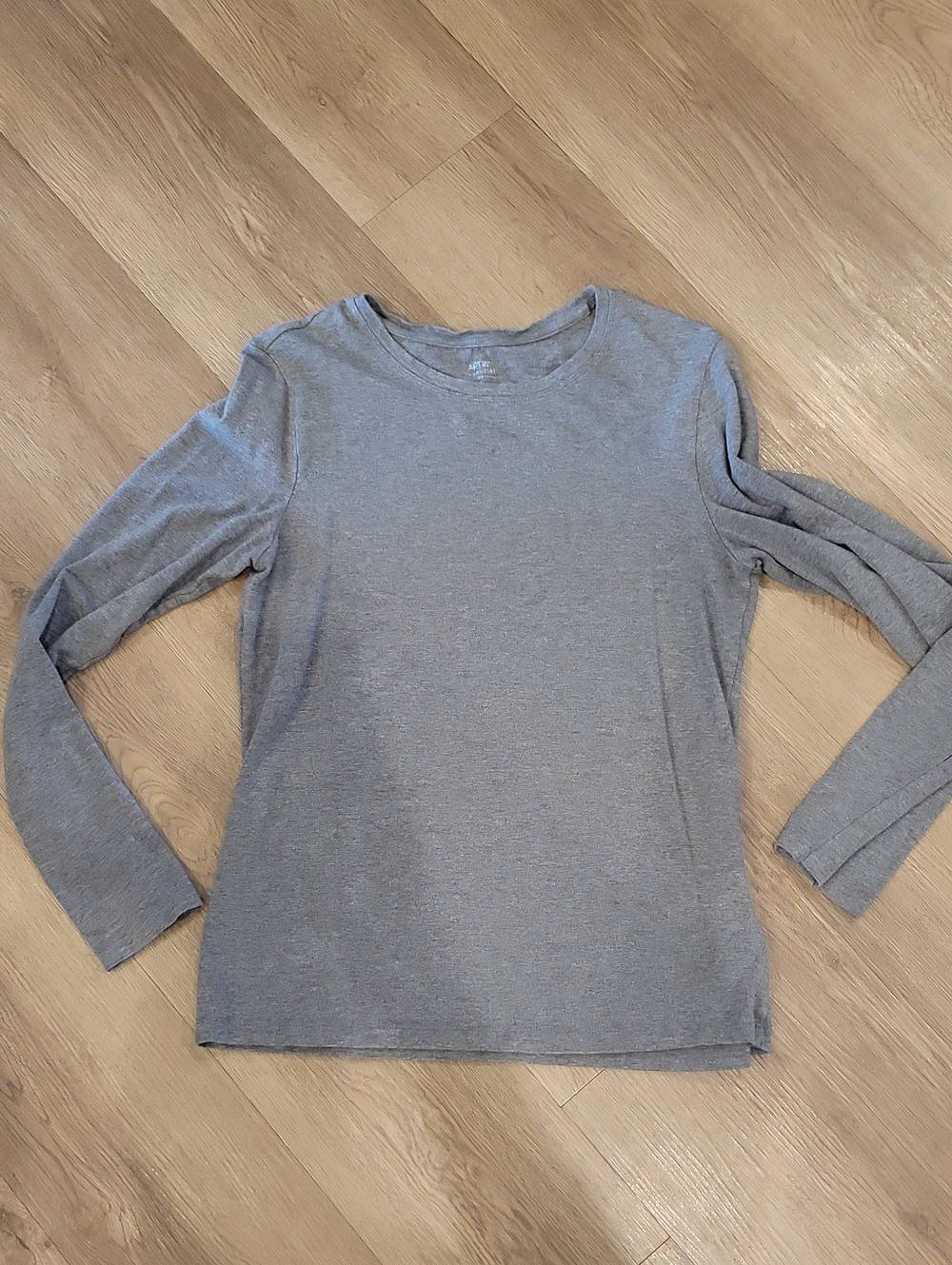 Free With Purchase Apt 9 Long Sleeve Tshirt